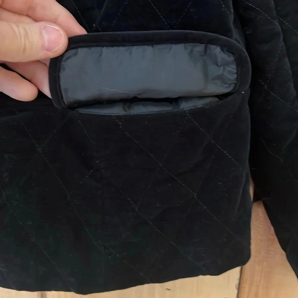 TALBOTS WOMEN'S BLACK VELOUR QUILTED BUTTON DOWN JACKET SZ 8 - Picture 7 of 7